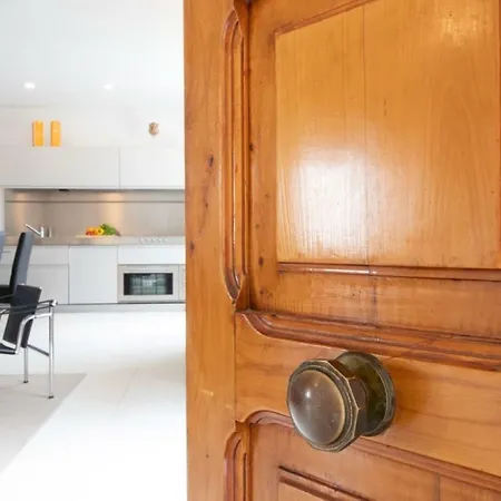 Casa Giulia - Beachfront With 2 Bedrooms, Air Conditioning And Private Parking, Just 30 Meters From The Sestri Levante