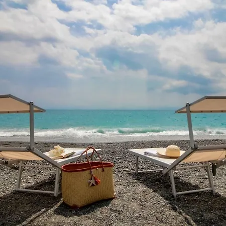 Casa Giulia - Beachfront With 2 Bedrooms, Air Conditioning And Private Parking, Just 30 Meters From The سيستري ليفانتي