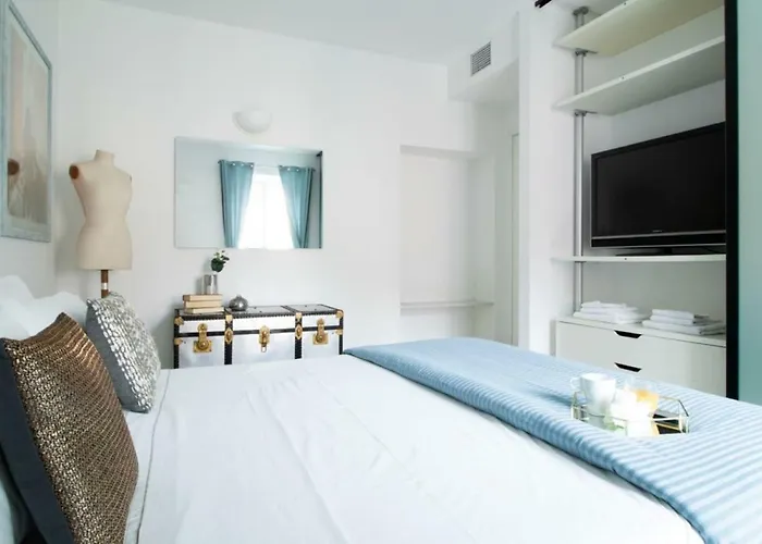 Casa Giulia - Beachfront With 2 Bedrooms, Air Conditioning And Private Parking, Just 30 Meters From The Sestri Levante