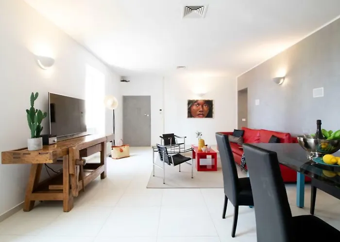 Casa Giulia - Beachfront With 2 Bedrooms, Air Conditioning And Private Parking, Just 30 Meters From The