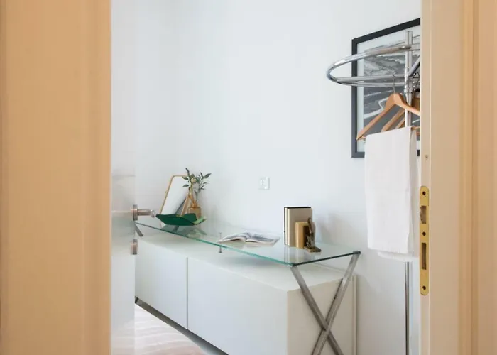 Apartment Casa Giulia - Beachfront With 2 Bedrooms, Air Conditioning And Private Parking, Just 30 Meters From The