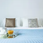 Casa Giulia - Beachfront With 2 Bedrooms, Air Conditioning And Private Parking, Just 30 Meters From The *