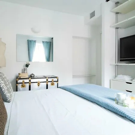 Casa Giulia - Beachfront With 2 Bedrooms, Air Conditioning And Private Parking, Just 30 Meters From The Sestri Levante
